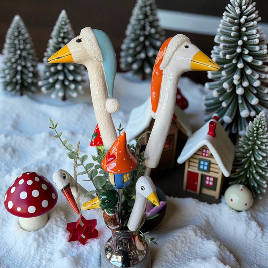 Keramik Gans mit Weihnachtsmütze ohne Stab